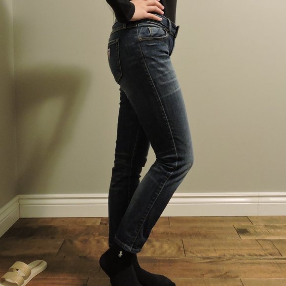 Guess Mid-rise Cropped Jeans, Medium Wash, US Size 26 - Picture 8 of 12